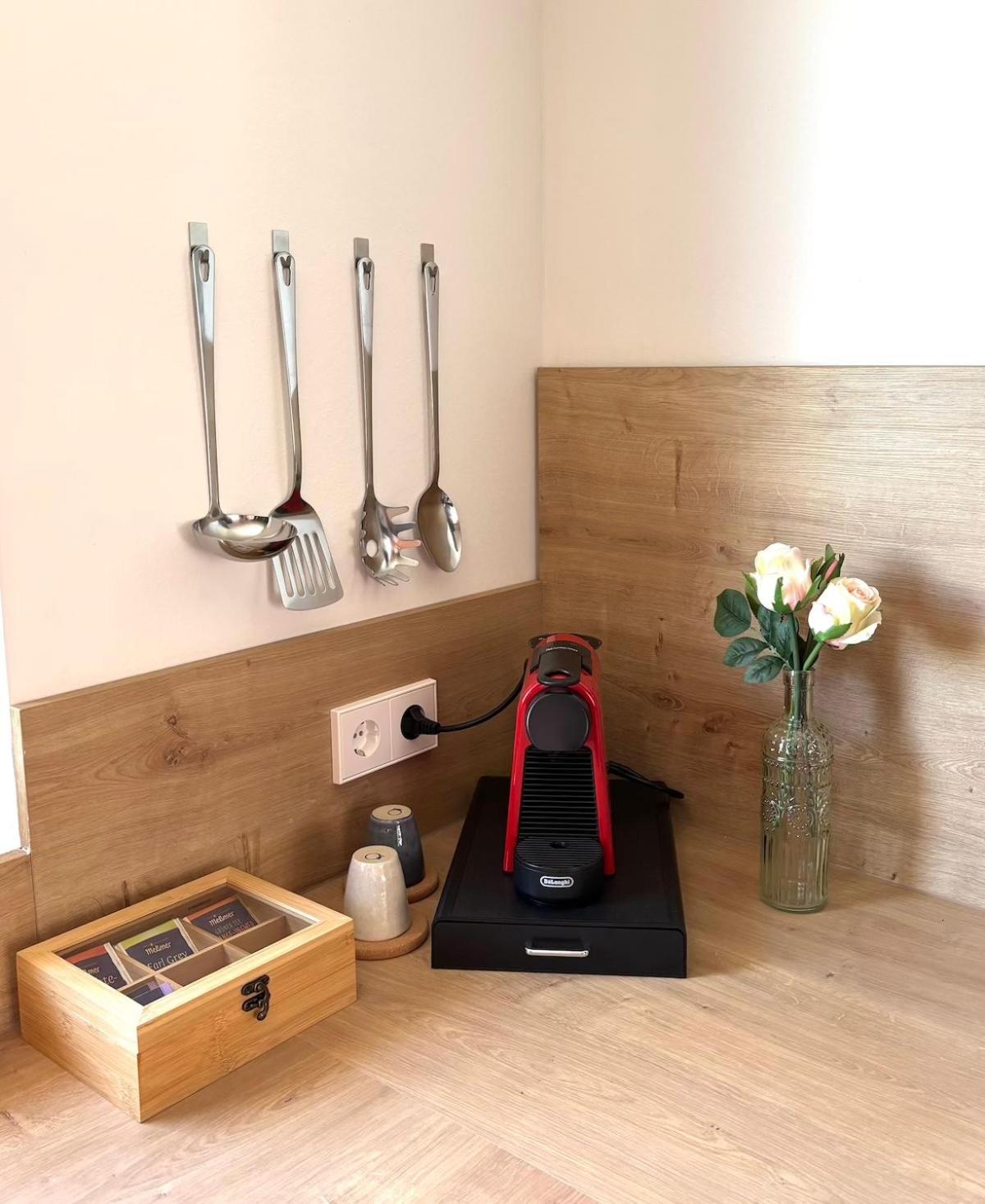 Gesamte Wohnung, Kueche, Parkplatz, Terrasse 巴特贝林根 外观 照片