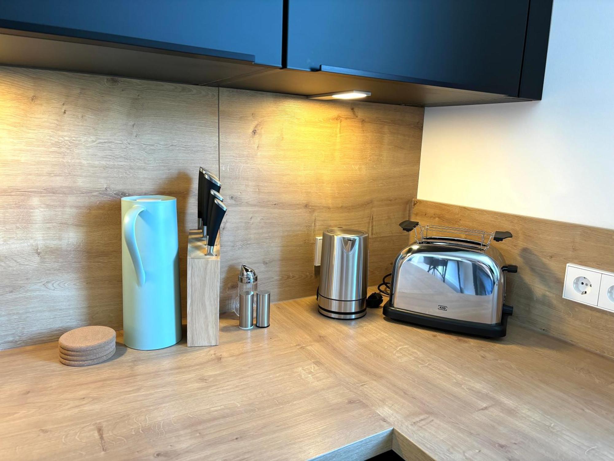 Gesamte Wohnung, Kueche, Parkplatz, Terrasse 巴特贝林根 外观 照片