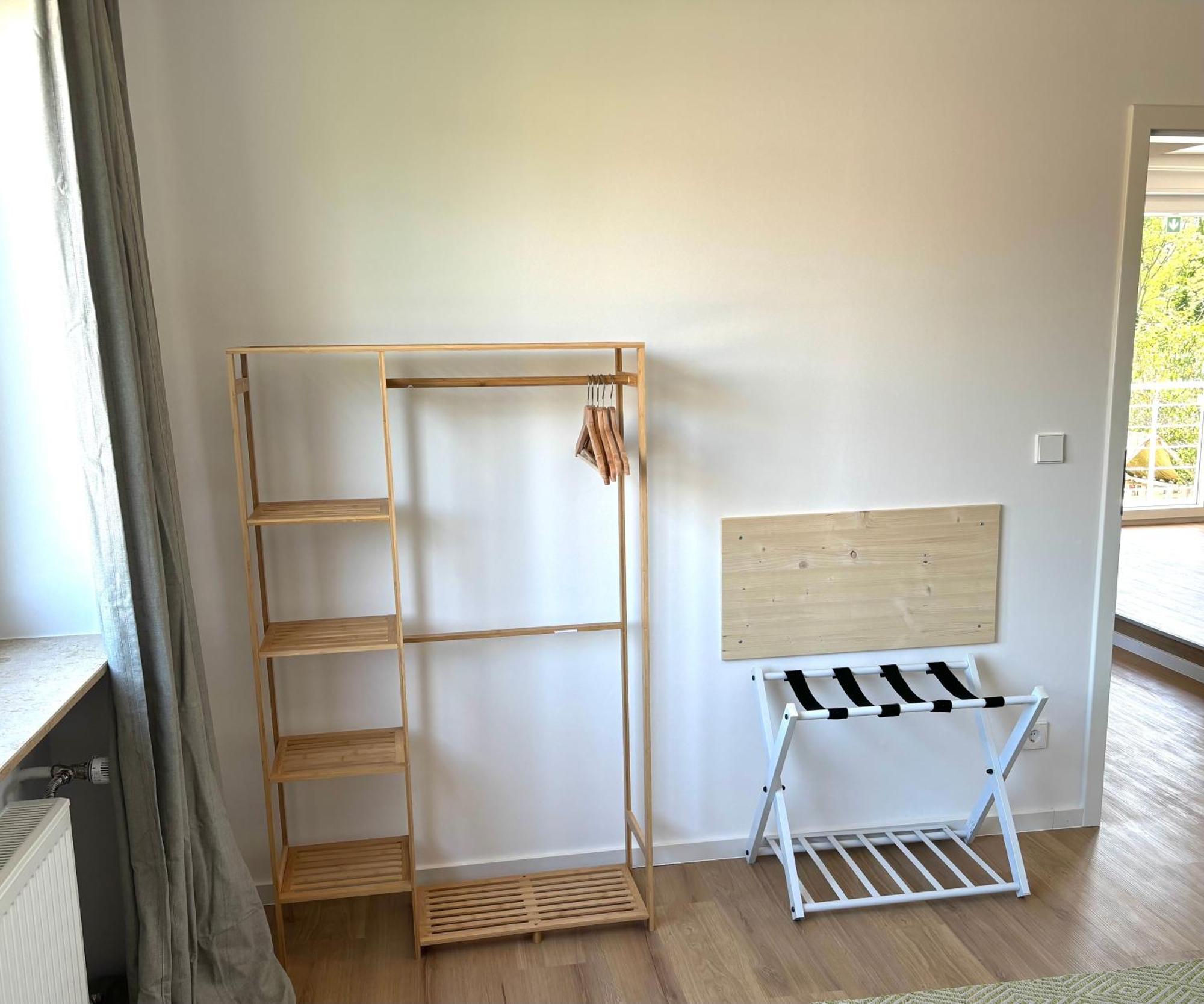Gesamte Wohnung, Kueche, Parkplatz, Terrasse 巴特贝林根 外观 照片