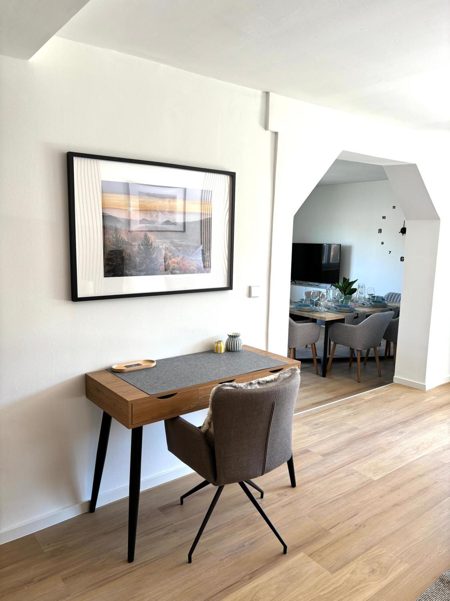 Gesamte Wohnung, Kueche, Parkplatz, Terrasse 巴特贝林根 外观 照片