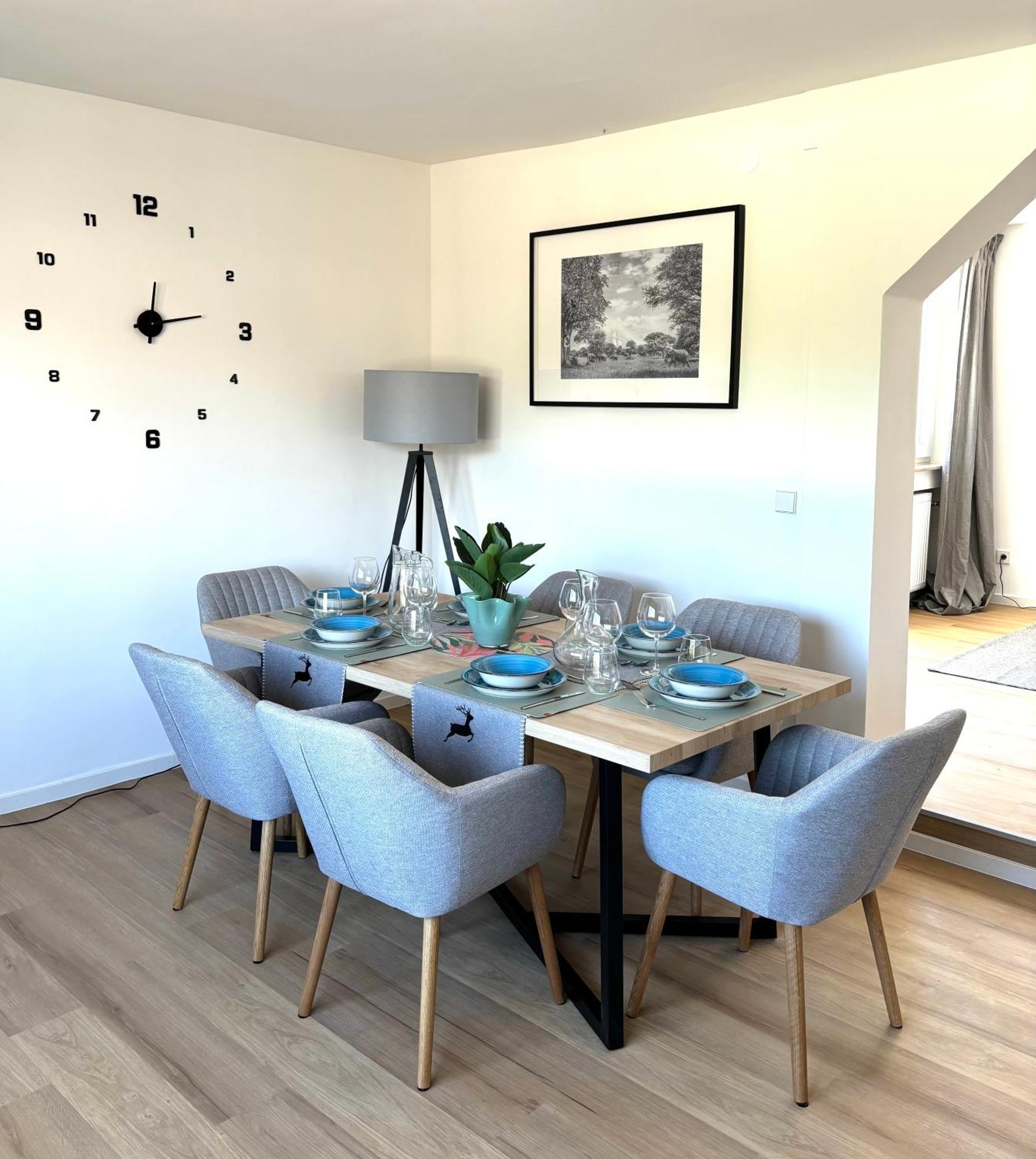 Gesamte Wohnung, Kueche, Parkplatz, Terrasse 巴特贝林根 外观 照片
