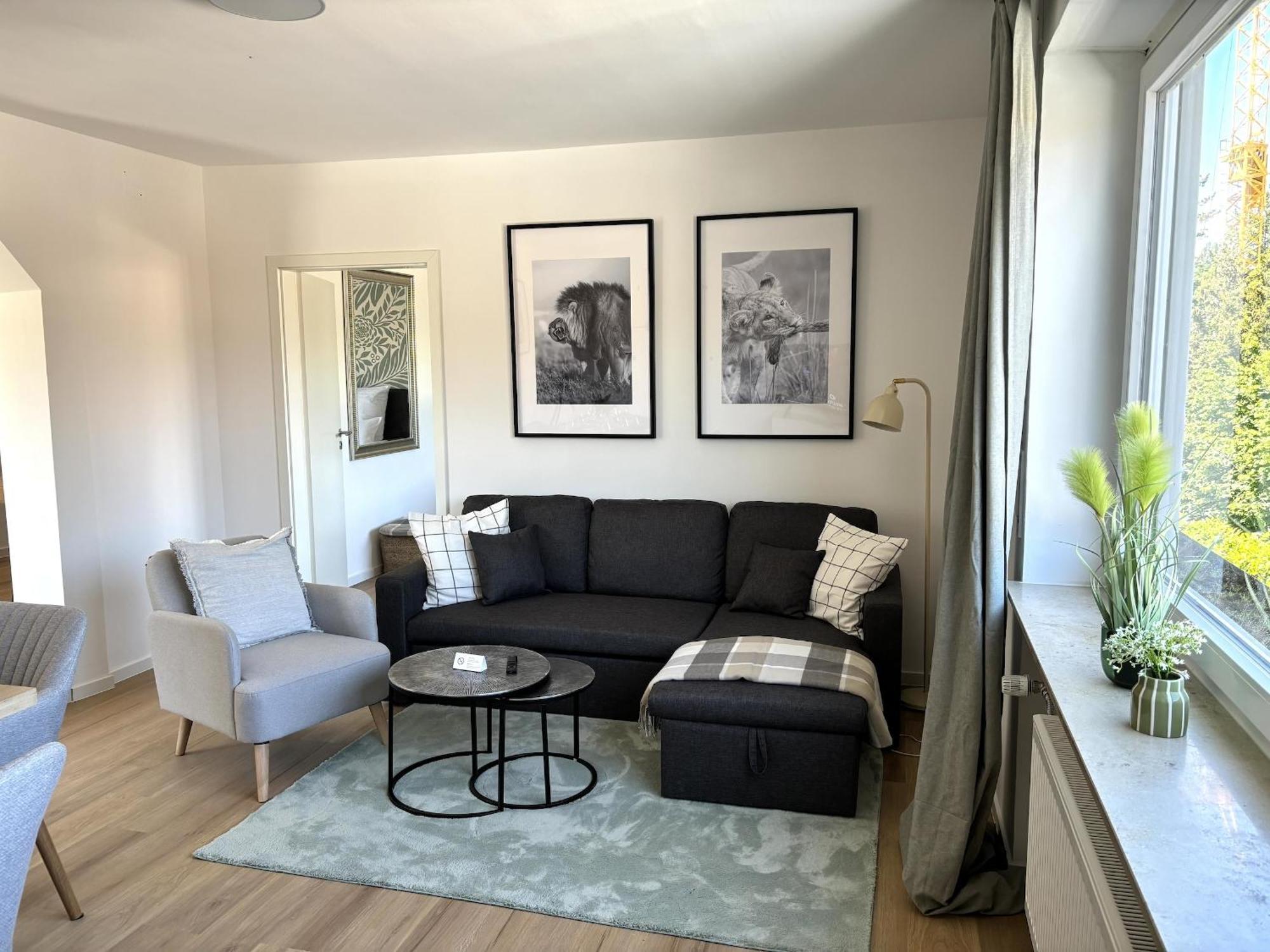 Gesamte Wohnung, Kueche, Parkplatz, Terrasse 巴特贝林根 外观 照片
